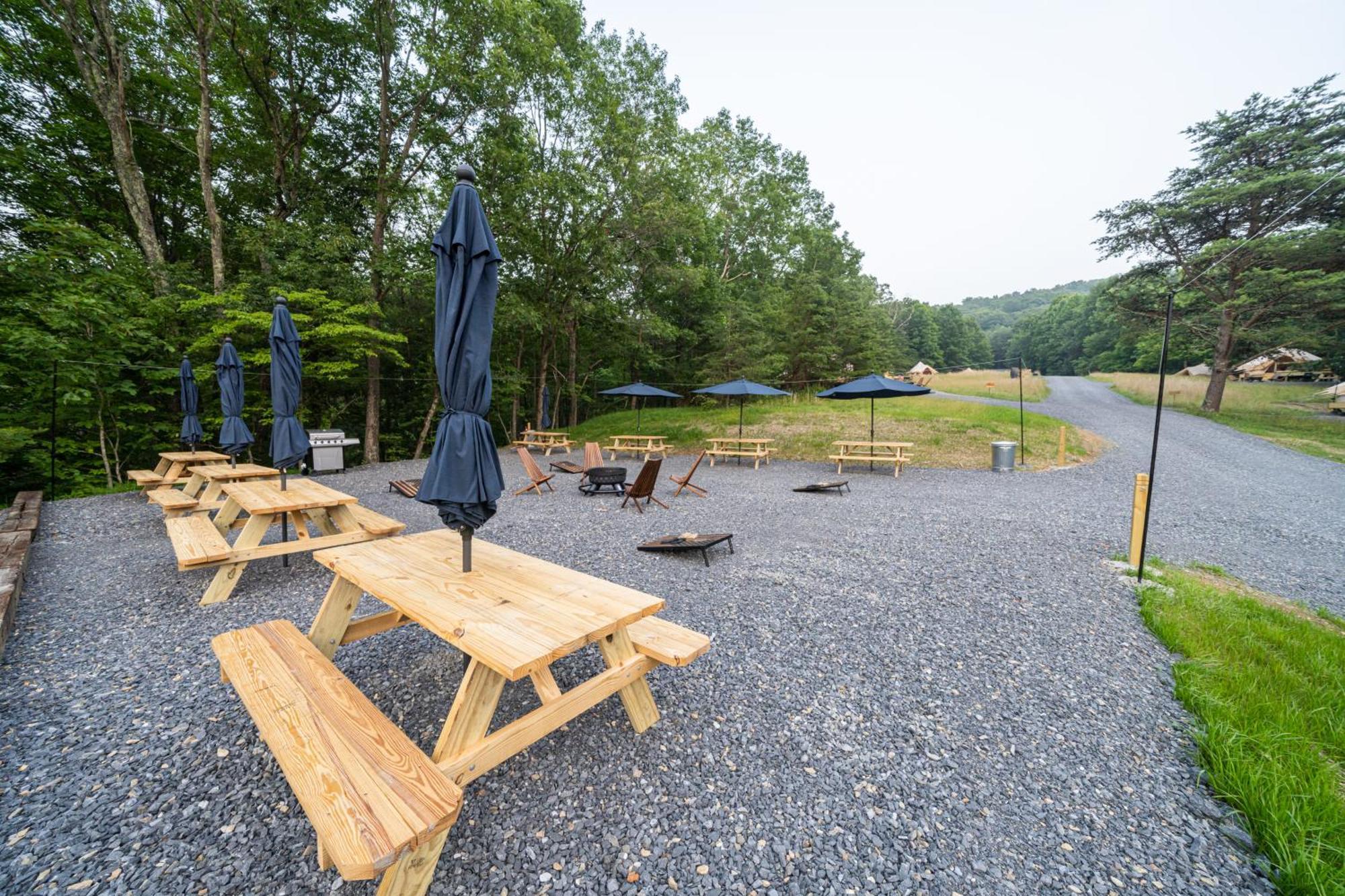 Firefly Ridge Luxury Retreat Hotel Great Cacapon Exterior photo