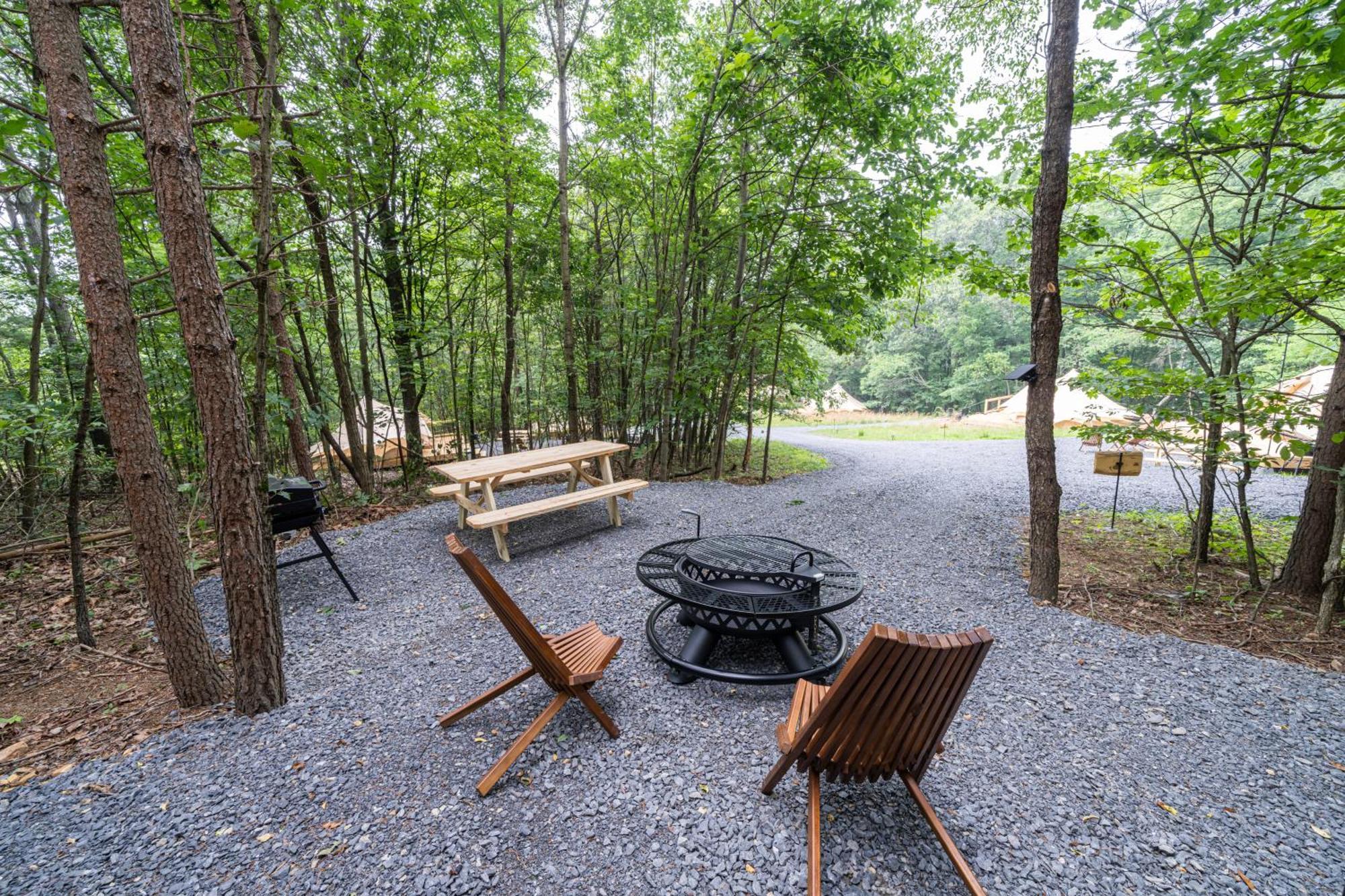 Firefly Ridge Luxury Retreat Hotel Great Cacapon Exterior photo